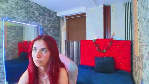 Snapshot of mildrecute chatting on November 13, 9:25 pm Ana online show from November 13, 9:25 pm