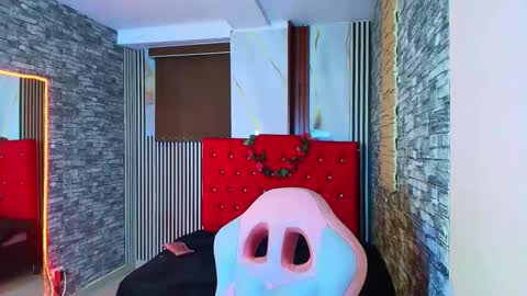 Snapshot of mildrecute chatting on November 28, 9:28 pm Ana online show from November 28, 9:28 pm