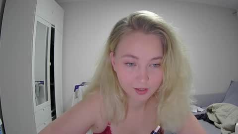 Milena new nonude shy blonde natural online show from November 27, 11:40 pm