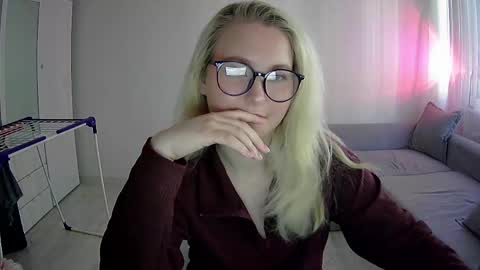 Milena new nonude shy blonde natural online show from April 25, 1:41 pm