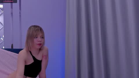 Snapshot of milena_brilliant chatting on October 7, 9:28 am Milena online show from October 7, 9:28 am
