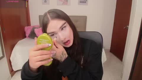 Miley online show from February 28, 2:40 pm