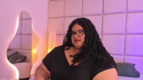 Snapshot of miley_colins0 chatting on November 8, 9:02 pm Miley online show from November 8, 9:02 pm