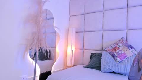 Snapshot of miley_colins0 chatting on November 14, 3:22 pm Miley online show from November 14, 3:22 pm