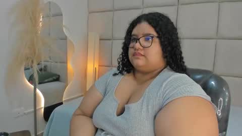 Snapshot of miley_colins0 chatting on November 15, 10:04 pm Miley online show from November 15, 10:04 pm