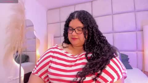 Snapshot of miley_colins0 chatting on November 21, 7:34 pm Miley online show from November 21, 7:34 pm