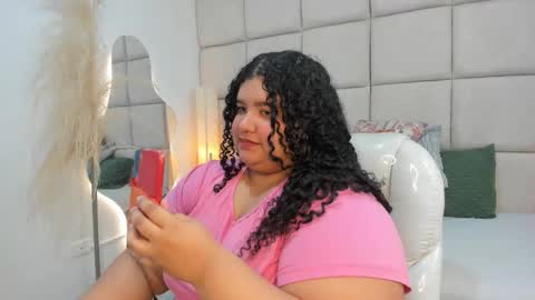 Snapshot of miley_colins0 chatting on December 3, 8:07 pm Miley online show from December 3, 8:07 pm