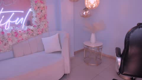 Snapshot of mileycruz_ chatting on December 7, 9:39 am Miley Cruz IG miley model23 online show from December 7, 9:39 am