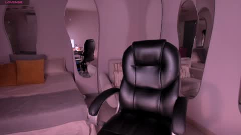 Snapshot of mileycruz_ chatting on December 30, 2:42 am Miley Cruz IG miley model23 online show from December 30, 2:42 am