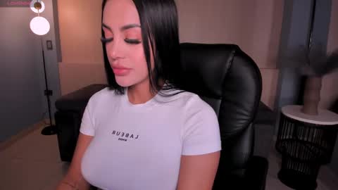 Snapshot of mileycruz_ chatting on February 13, 3:29 am Miley Cruz IG miley model23 online show from February 13, 3:29 am