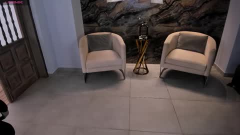 Snapshot of mileycruz_ chatting on October 2, 8:05 pm Miley Cruz IG miley model23 online show from October 2, 8:05 pm