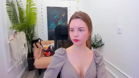 Snapshot of mileygloss chatting on October 30, 11:33 am mileygloss online show from October 30, 11:33 am