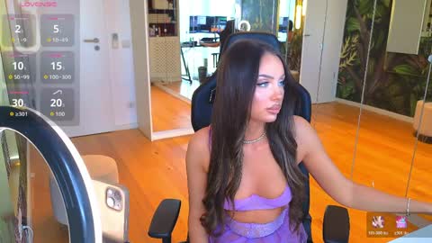 Miley Sin online show from April 3, 11:30 am