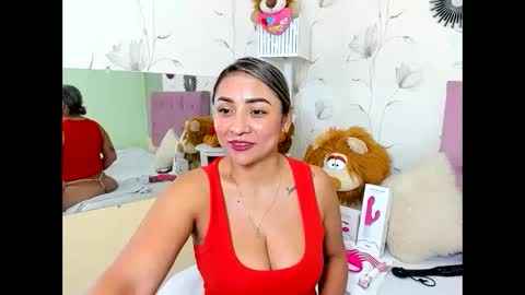 Snapshot of milf_bigass_ chatting on January 29, 4:30 pm Antonella online show from January 29, 4:30 pm