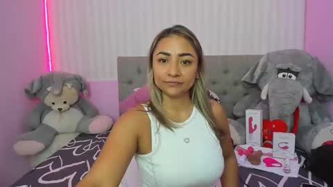 Snapshot of milf_bigass_ chatting on January 30, 1:10 pm Antonella online show from January 30, 1:10 pm