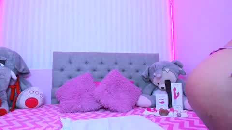 Snapshot of milf_bigass_ chatting on February 17, 4:15 pm Antonella online show from February 17, 4:15 pm