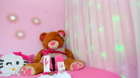 Snapshot of milf_bigass_ chatting on March 1, 4:33 pm Antonella online show from March 1, 4:33 pm