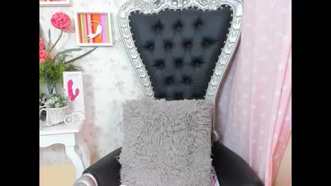 Snapshot of milf_bigass_ chatting on October 2, 1:29 pm Antonella online show from October 2, 1:29 pm