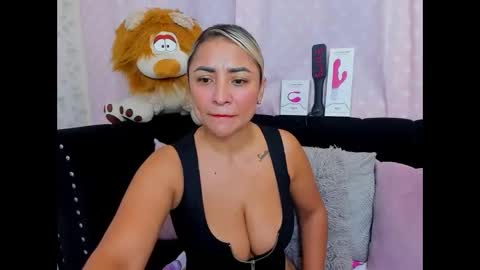Snapshot of milf_bigass_ chatting on November 21, 12:15 pm Antonella online show from November 21, 12:15 pm