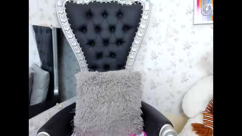 Snapshot of milf_bigass_ chatting on December 2, 11:26 am Antonella online show from December 2, 11:26 am