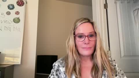 Snapshot of milf_goddess chatting on January 12, 9:51 pm MIlf Goddess online show from January 12, 9:51 pm