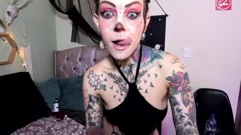 Isabella online show from December 13, 1:01 pm