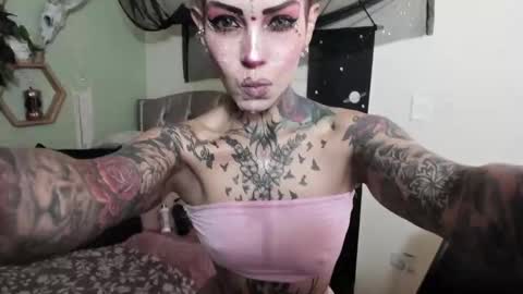 Isabella online show from November 10, 1:10 pm