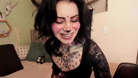 Isabella online show from June 5, 1:39 pm