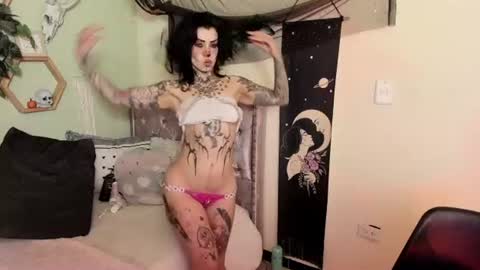 Snapshot of milf_onlyseduction chatting on July 1, 1:13 pm Isabella online show from July 1, 1:13 pm