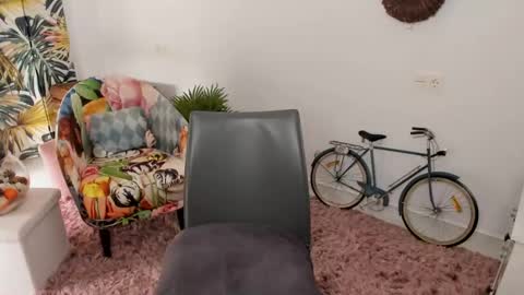 MilfElla online show from January 21, 10:41 am