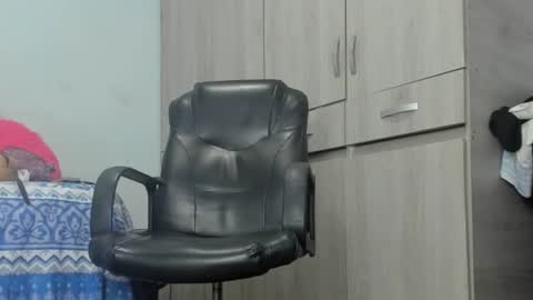 Snapshot of milff_danielaa chatting on February 9, 2:17 am Daniela online show from February 9, 2:17 am