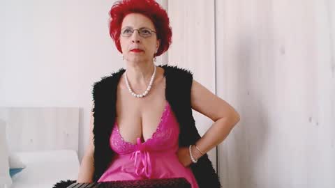 Milfsupreme online show from September 16, 11:22 am