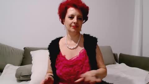 Milfsupreme online show from February 14, 9:33 pm