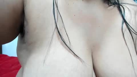 Snapshot of milfhotmature chatting on January 22, 9:32 pm laura online show from January 22, 9:32 pm