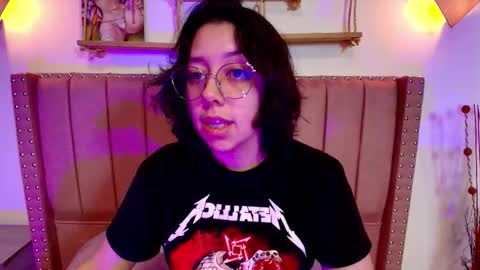 Snapshot of milie_yue chatting on November 5, 2:17 pm Millie online show from November 5, 2:17 pm