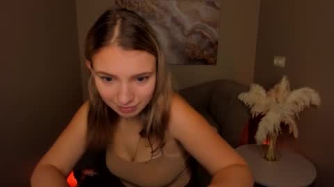 Snapshot of milinafox chatting on September 24, 3:43 am milinafox online show from September 24, 3:43 am