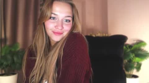 Snapshot of milk_bunny_ chatting on September 16, 11:33 am milk_bunny_ online show from September 16, 11:33 am