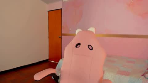 Snapshot of milk_candy16 chatting on October 11, 12:36 pm S O F I A online show from October 11, 12:36 pm