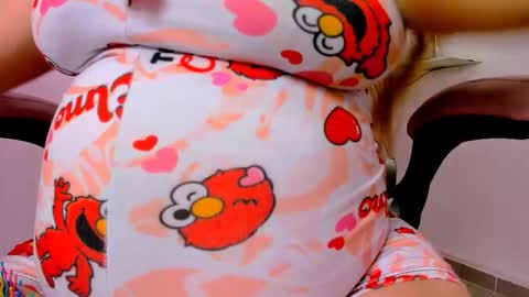 Snapshot of milk_zafira chatting on November 8, 12:22 am milk_zafira online show from November 8, 12:22 am