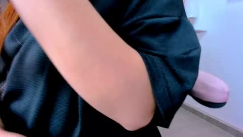 Snapshot of milk_zafira chatting on November 9, 12:20 am milk_zafira online show from November 9, 12:20 am