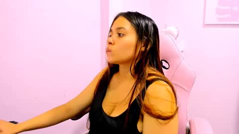 Snapshot of milk_zafira chatting on November 17, 12:16 am milk_zafira online show from November 17, 12:16 am