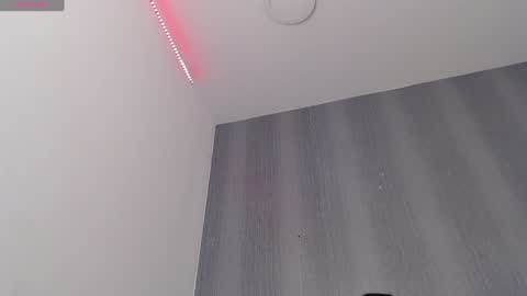 Snapshot of milker_amira chatting on February 8, 7:49 pm Amira online show from February 8, 7:49 pm