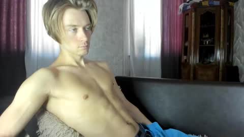 Snapshot of milkiwy chatting on September 14, 6:23 am Isaac online show from September 14, 6:23 am