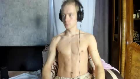 Snapshot of milkiwy chatting on November 10, 6:45 am Isaac online show from November 10, 6:45 am