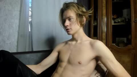 Snapshot of milkiwy chatting on November 22, 6:45 am Isaac online show from November 22, 6:45 am