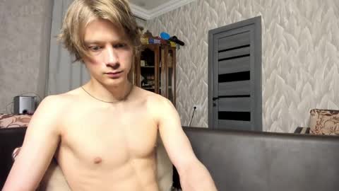 Isaac online show from May 12, 9:45 pm