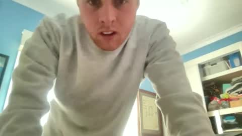 Snapshot of milkplease1234567 chatting on December 14, 4:07 am Milkplease online show from December 14, 4:07 am