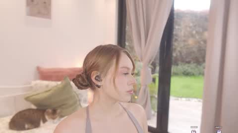 milky_0 online show from June 6, 7:29 pm