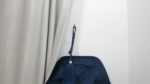 Livia online show from December 7, 3:30 pm