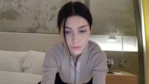 milla bella online show from February 9, 8:46 pm